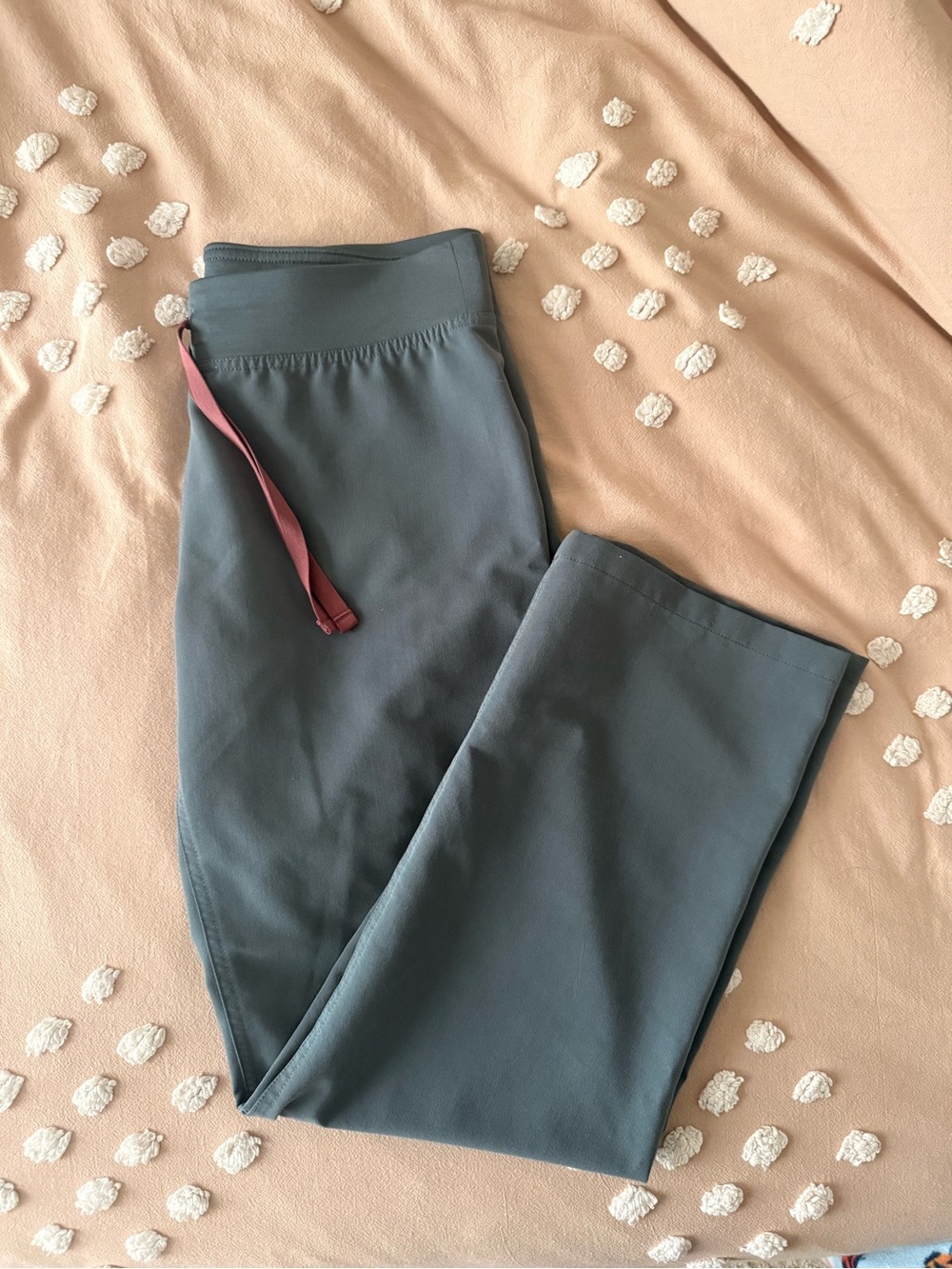 FIGS Women's Livingston Pants s/p Bonsi green